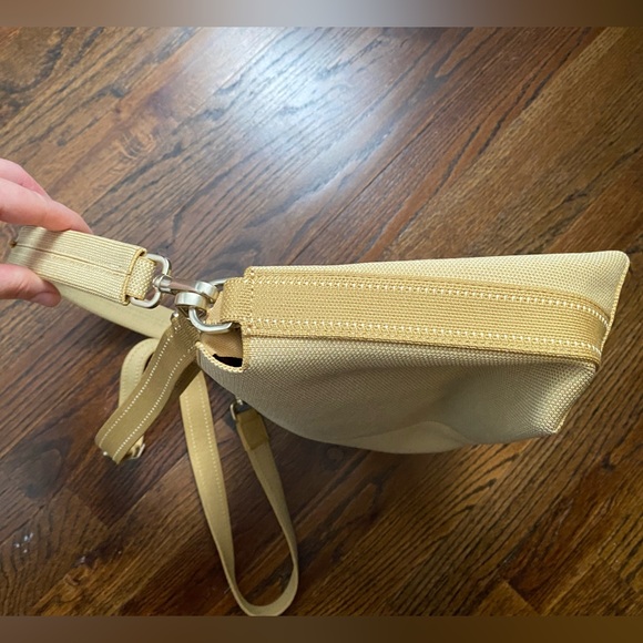 Rothys- The Daily Crossbody- Golden Wheat - Picture 10 of 15